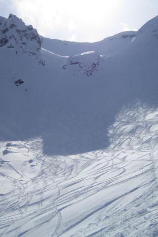 Revelstoke - Back Bowl Wallpaper #2 320 x 480 (iPhone/iTouch)